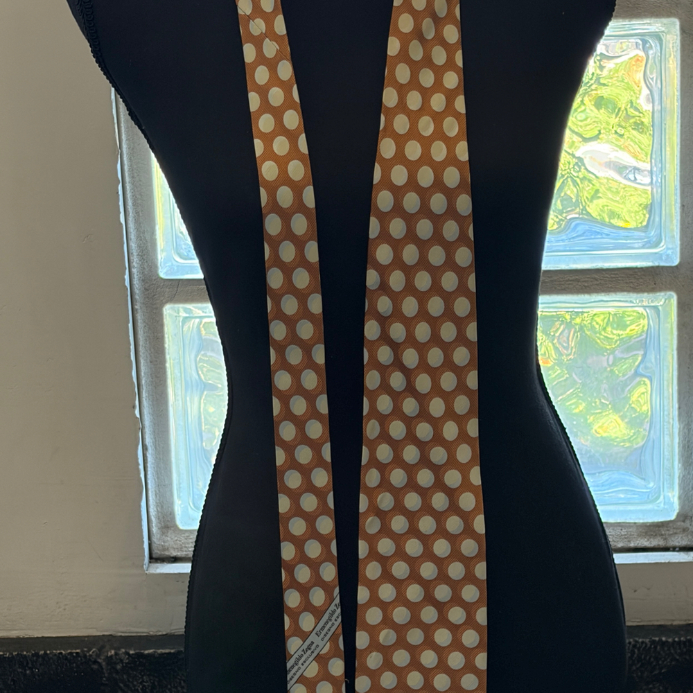 Ermenegildo Zegna silk tie in a caramel with ice blue polka-dot